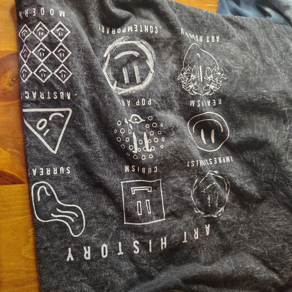 Bundle Of 3 Unique Graphic Tee Medium/Large Astrology, Animal, Art - Picture 5 of 10